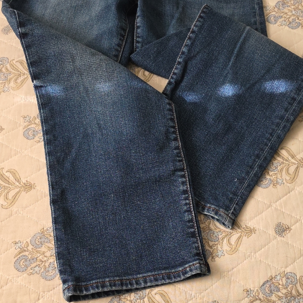 Levi's High Rise Indigo Jeans - Picture 15 of 16